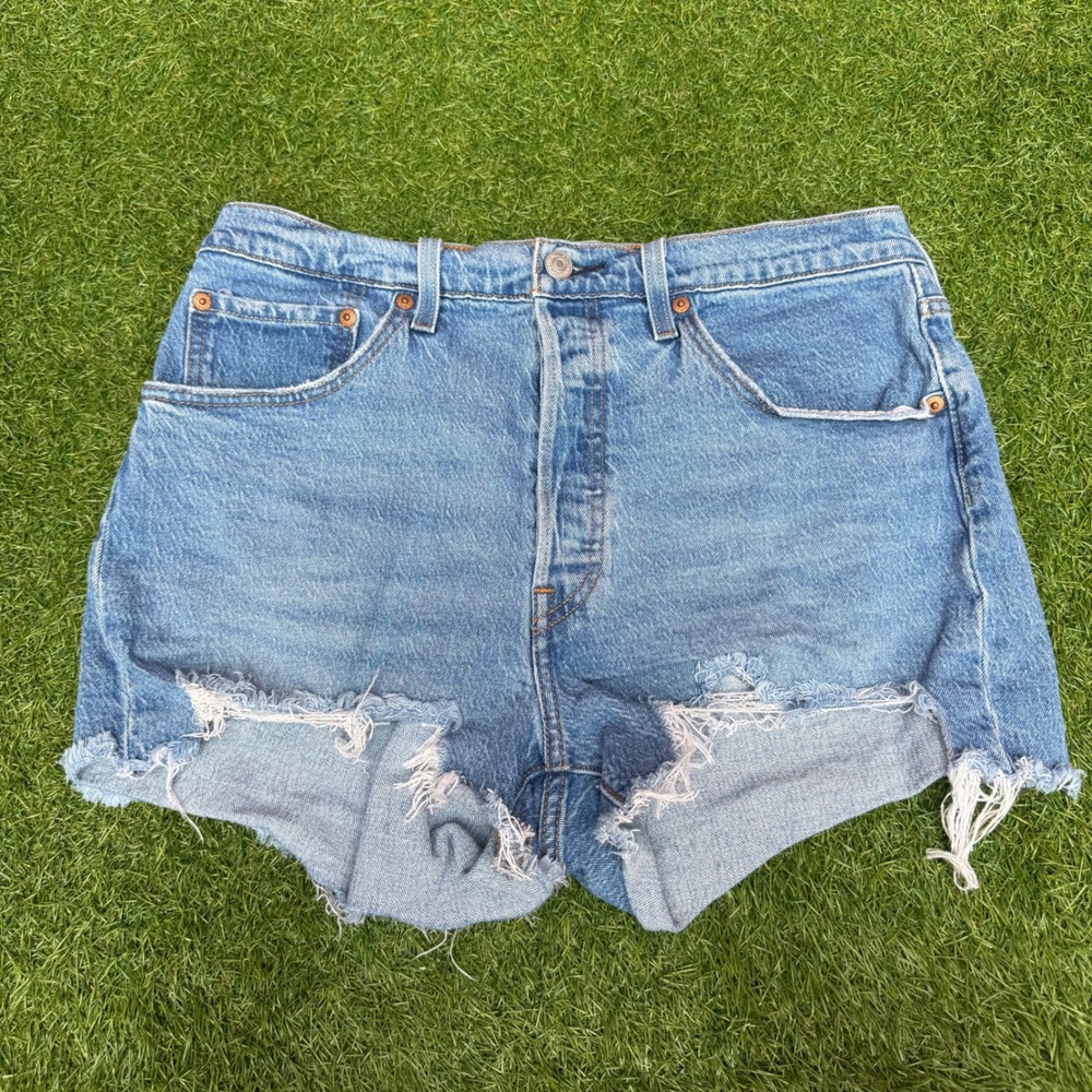 Levis 501 Original High Rise Cut Off Denim Shorts Blue Womens Size 31 Distressed